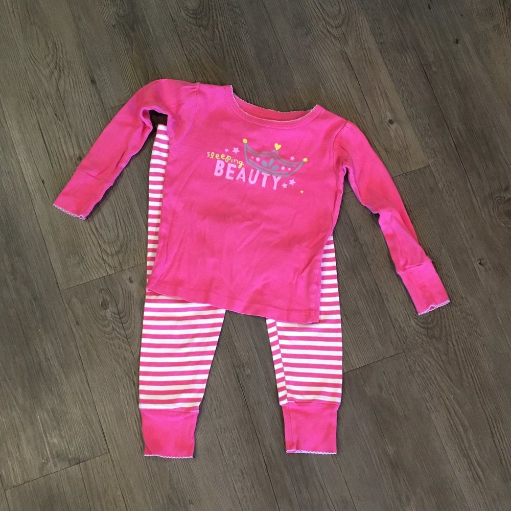 OshKosh B'gosh girls PJ set